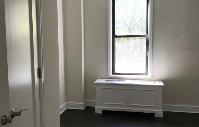 1 bed, 1 bath, $4,700, Unit 302