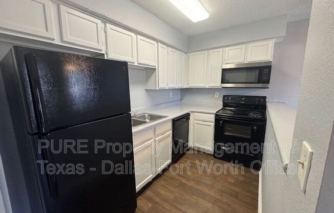 4004 W PIONEER DR