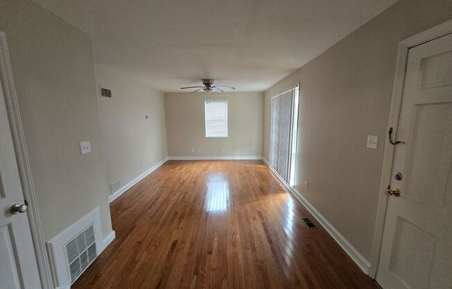 2 beds, 1 bath, $1,200