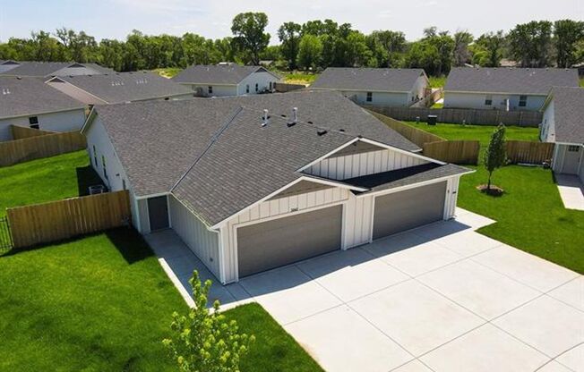 5042 - 5044 S. Sycamore Ct.