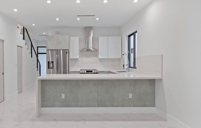 Amazing 3 Bed/2.5 Bath townhouse in the heart of Coconut Grove.