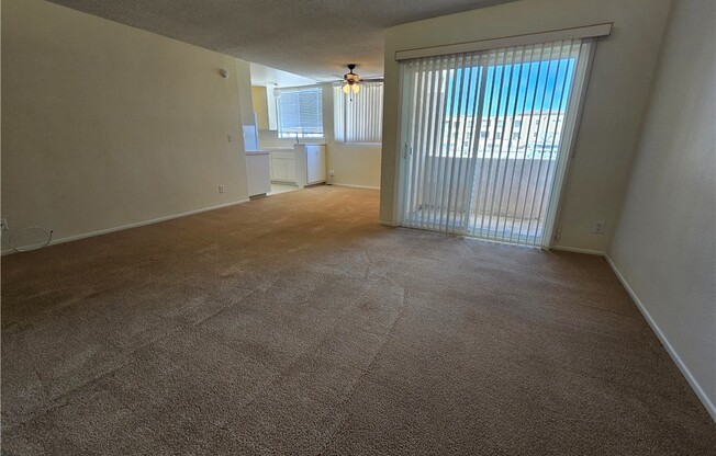 1 bed, 1 bath, 719 sqft, $2,000, Unit 323