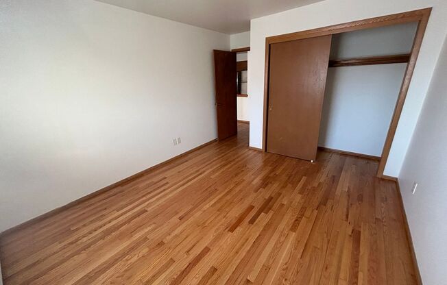 1 bed, 1 bath, $995, Unit 10