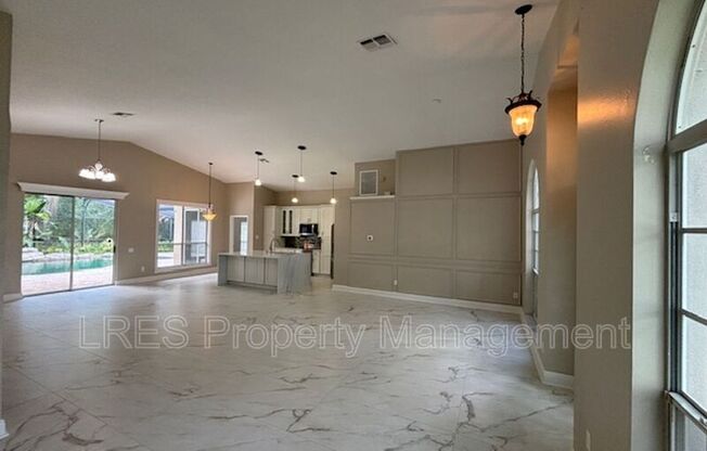 1028 KERWOOD CIR