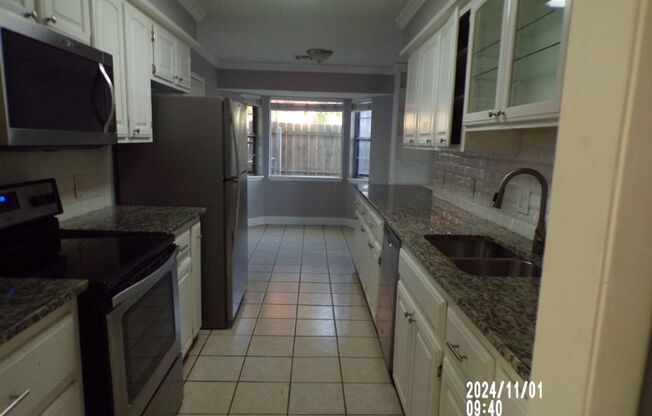 3 beds, 2 baths, $1,100