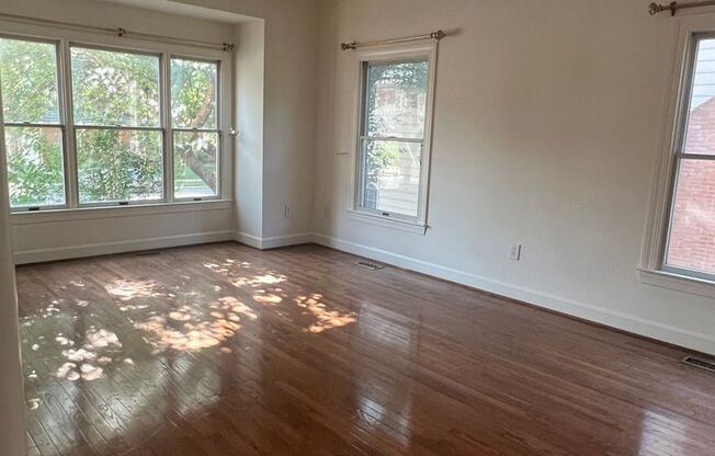 Beautiful residence in great location!
