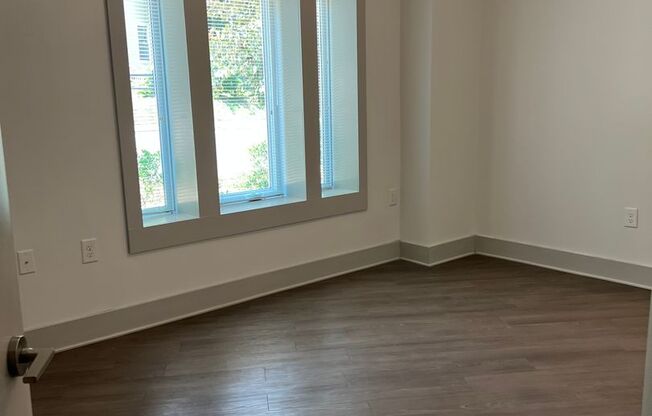 2 beds, 2 baths, 940 sqft, $2,900, Unit Heritage East- Unit 101