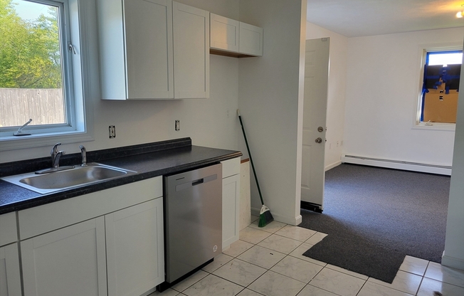 2 beds, 1 bath, 800 sqft, $2,200, Unit 2