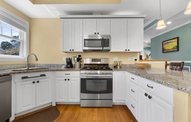 12 REVERE PL