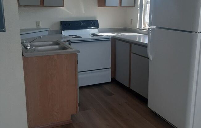 2 beds, 1 bath, 703 sqft, $995, Unit 1121-301