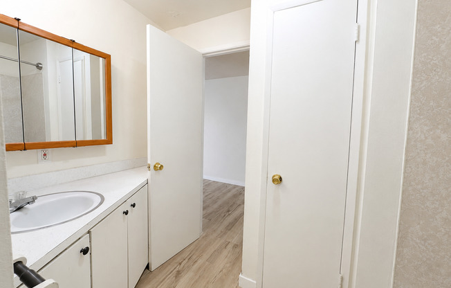 2 beds, 1 bath, 1,000 sqft, $1,625, Unit Unit 9