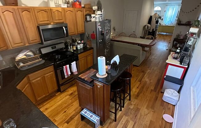 Spacious, Renovated 4BR/2.5BTH w/ HW Floors, A/C, W/D, Yard