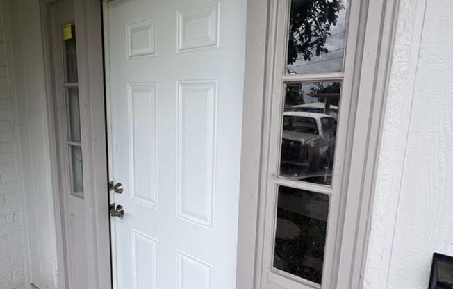 Newly renovated! 2 bedroom 1 bath townhouse loaded with amenities in Donaldsonville