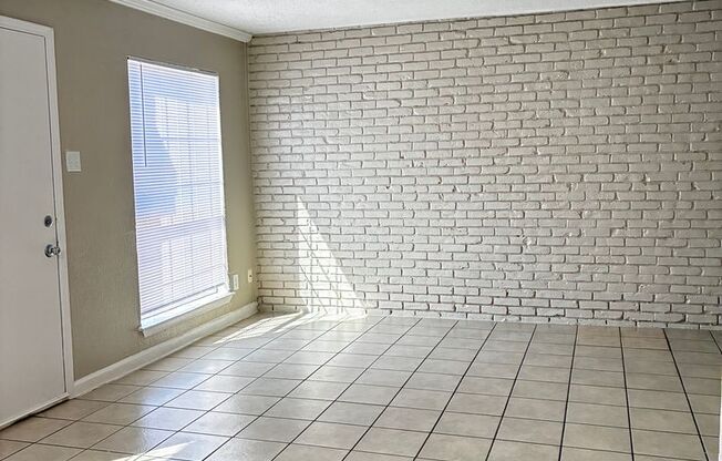 2 beds, 1 bath, 953 sqft, $1,349, Unit 520