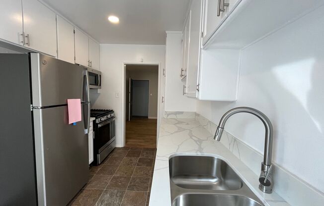 1 bed, 1 bath, 600 sqft, $1,598, Unit 04