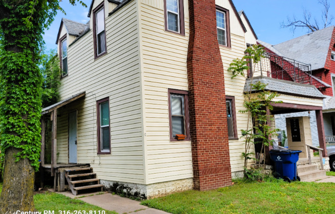 224 W 14 ST N