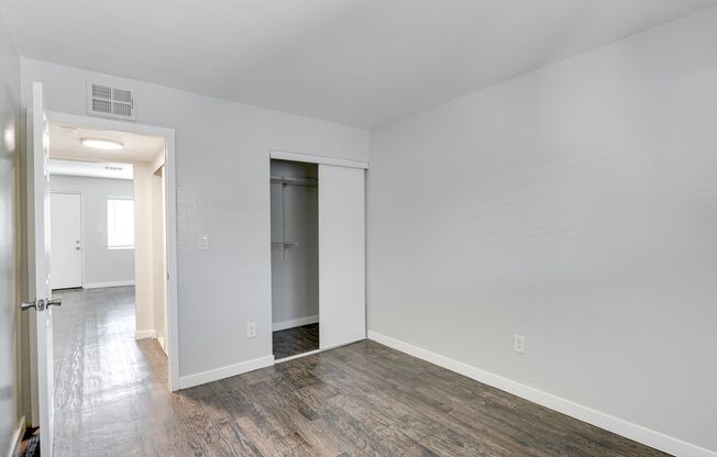 2 beds, 1 bath, 720 sqft, $1,100, Unit F-57