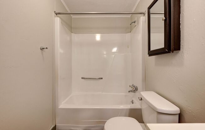 2 beds, 1 bath, $799, Unit 3742