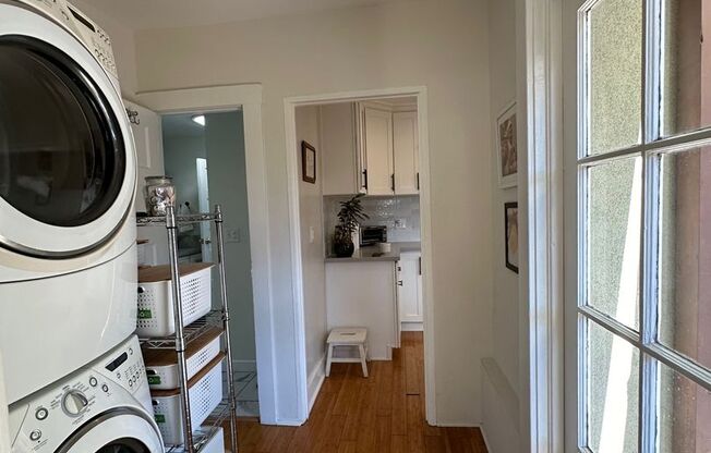 2 beds, 1 bath, $4,000