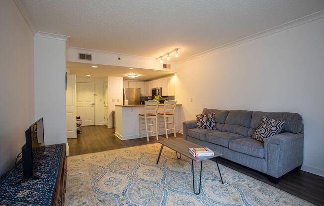 1 bed, 1 bath, $2,450, Unit (#1017)