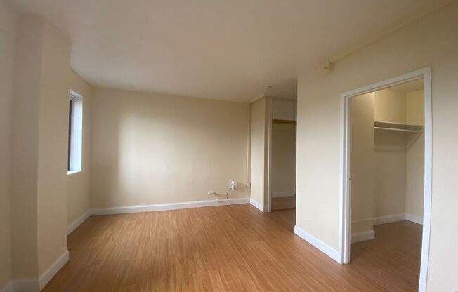 Studio, 1 bath, 373 sqft, $725