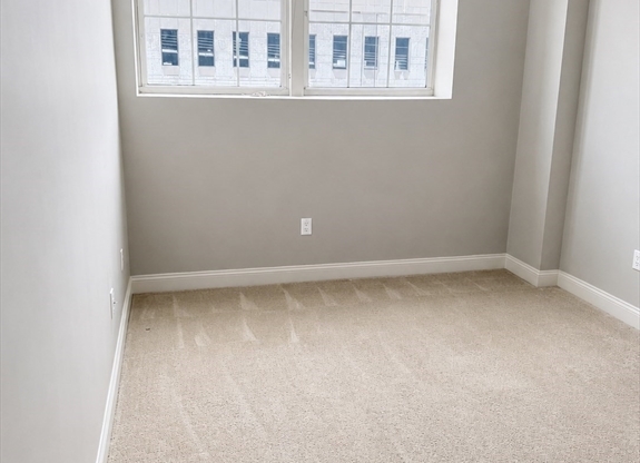 2 beds, 1 bath, 980 sqft, $2,300, Unit 3402