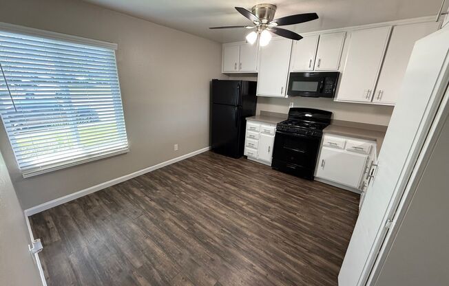 2 beds, 2 baths, $2,475, Unit 19