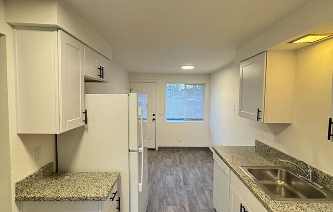 2 beds, 1 bath, 850 sqft, $1,295, Unit 523-01-16