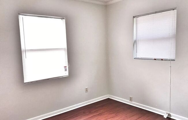 Spacious 2 Bedroom 1 Bath!