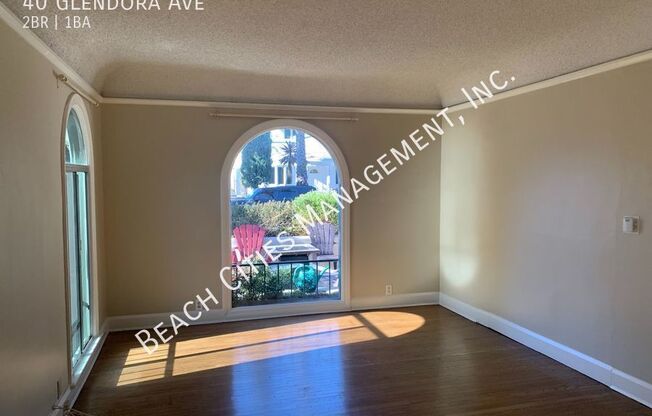 40 GLENDORA AVE