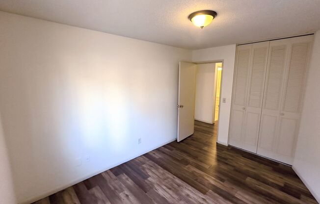 2 beds, 1 bath, $1,300, Unit 201