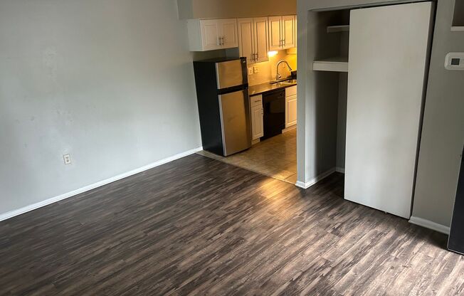 1 bed, 1 bath, 700 sqft, $890, Unit 1A