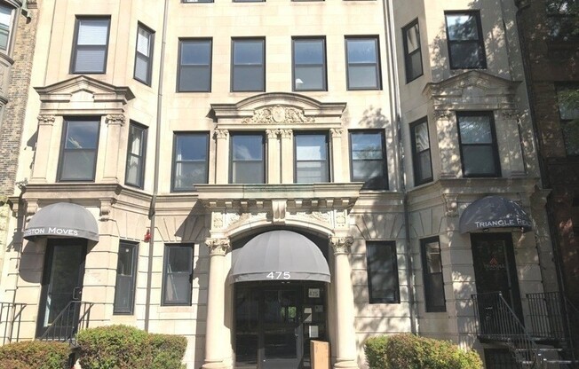 2 beds, 1 bath, 865 sqft, $3,400, Unit 201