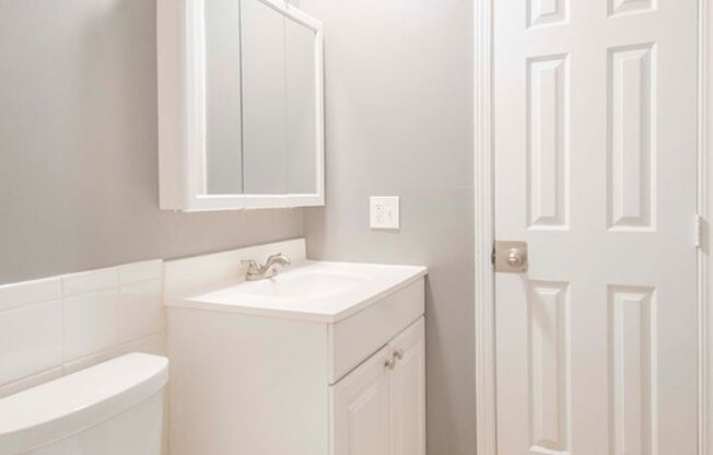 1 bed, 1 bath, 700 sqft, $1,135, Unit 301