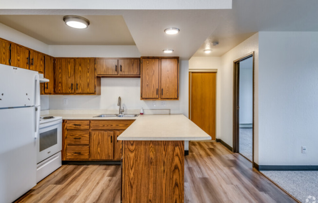 1 bed, 1 bath, 665 sqft, $749