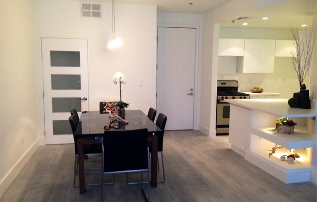 Studio, 1 bath, 600 sqft, $2,895, Unit 216