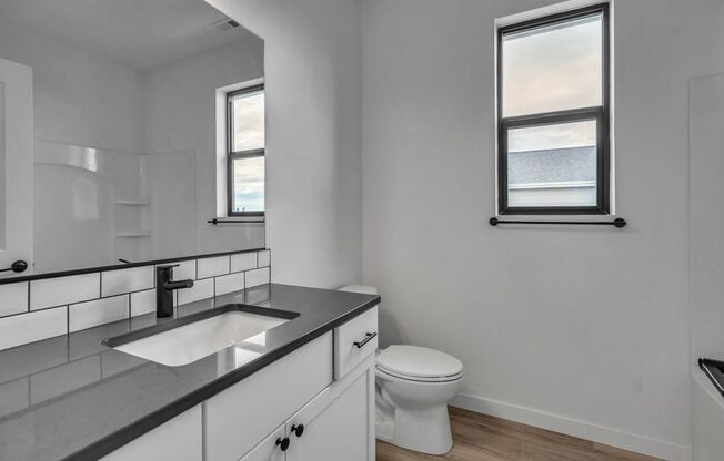 3 beds, 2.5 baths, $2,575, Unit 5114 E Hope Ave