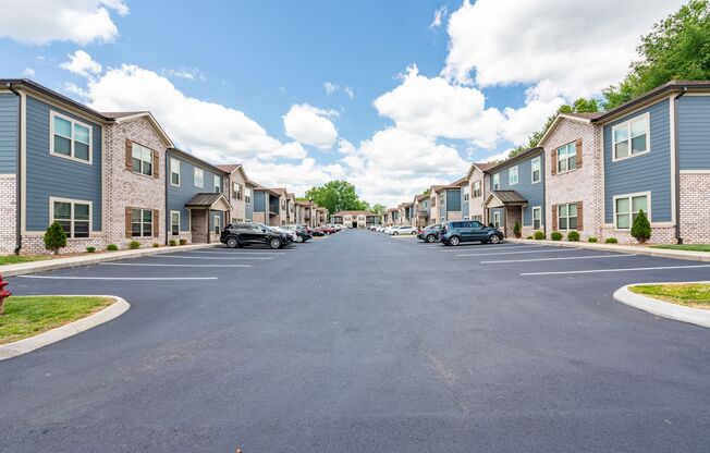 1 bed, 1 bath, 765 sqft, $815, Unit 33