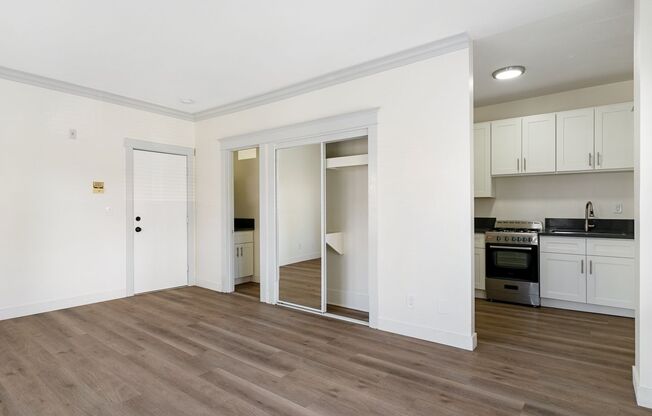 Studio, 1 bath, 354 sqft, $1,495, Unit 201
