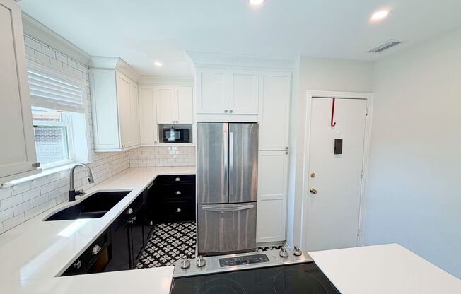 Charming 2 Bedroom, 1 Bathroom Updated Condo in the Heart of Avondale