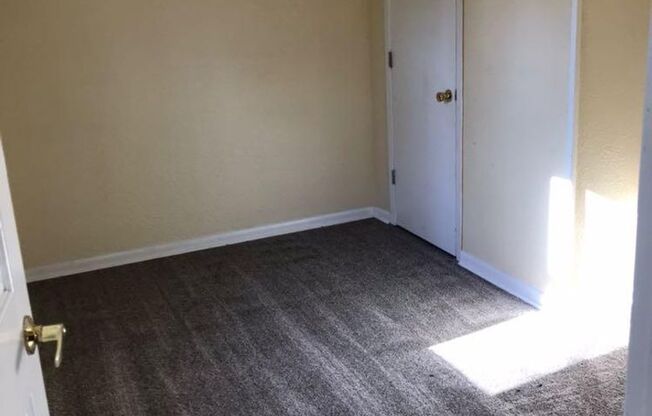 2 beds, 1 bath, $1,150