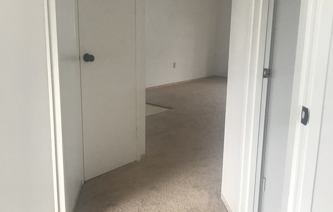 2 beds, 1 bath, $2,100