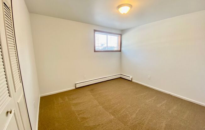 2 beds, 1 bath, 900 sqft, $1,295, Unit 19