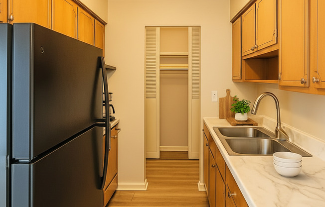 3 beds, 2 baths, 900 sqft, $1,599, Unit Unit 111