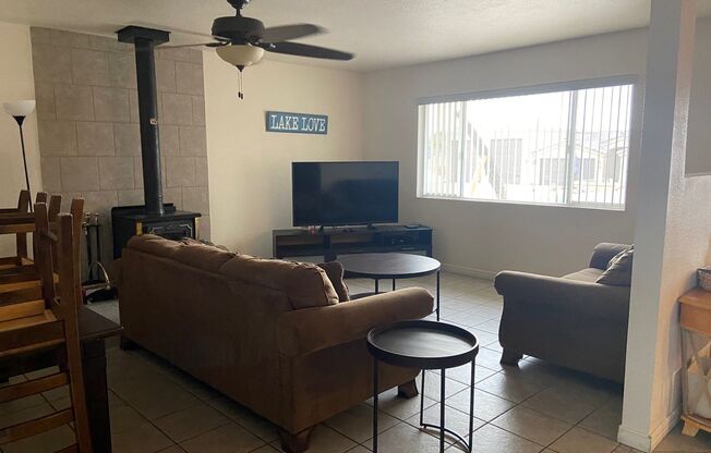 3 beds, 2 baths, $2,600