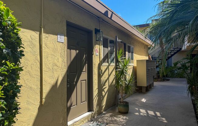Studio, 1 bath, $1,800, Unit 41