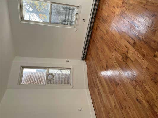 3 beds, 2 baths, 950 sqft, $3,300