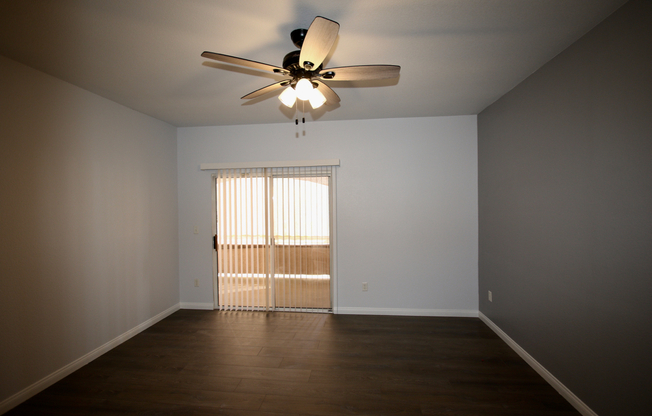 2 beds, 2 baths, $1,800, Unit 1512