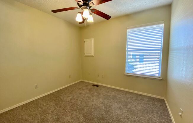 2 beds, 1 bath, $1,395