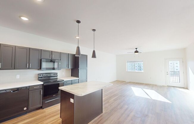 1 bed, 1 bath, 1,003 sqft, $1,295, Unit 7950-1313